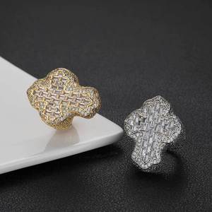 Anillo Cruzado Punk Personalizado con Microincrustaciones de Zirconia, Anillo de Compromiso, Joyería Moderna para Hombre, Directo del Fabricante - Product Image 1