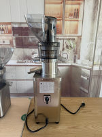 Commerciële elektrische sinaasappelsapcentrifuge met automatische pulpverwijdering & stille werking 600W 5L capaciteit Dubbele spanning (110V/220V)