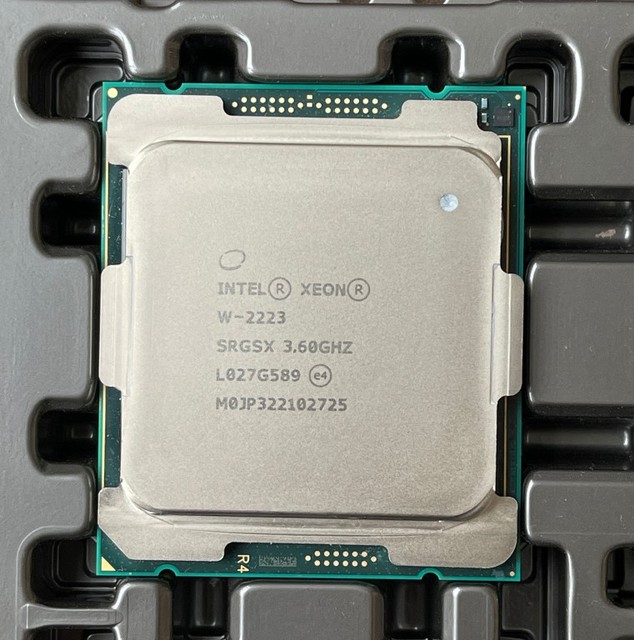 Server CPU Intel W-2223 W-1390P W-1370P W-2255 W-2245 W-3375 W-1270E W-3245M CPU Processor