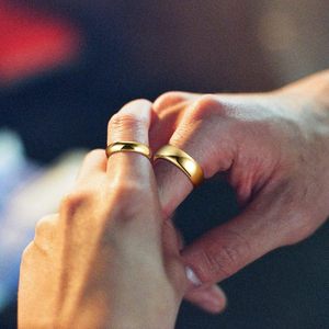 IP Gold 6mm 4mm 2mm anillo abovedado <span class=keywords><strong>de</strong></span> tungsteno <span class=keywords><strong>alianzas</strong></span> <span class=keywords><strong>de</strong></span> boda para Mujeres Hombres <span class=keywords><strong>oro</strong></span> rosa/plata/<span class=keywords><strong>oro</strong></span>/Negro Anillos <span class=keywords><strong>De</strong></span> Compromiso delgados - Product Image 3