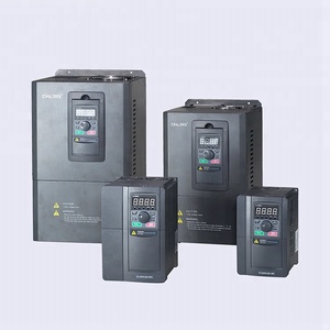Contrôleur de fréquence variable hybride 220V 15kW VSD à triple sortie solaire Growatt pour usage domestique et industriel, affichage LED ZVF300H-G01 - Product Image 1