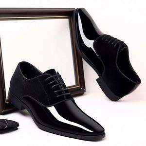 รองเท้าแต่งงานผู้ชายทรงเหลี่ยม ดีไซน์หรูหรา หนังกลับอังกฤษ ระบายอากาศได้ดี หนัง PU น้ำหนักเบา สไตล์อังกฤษ เหมาะสำหรับงานแต่งงานและงานเลี้ยง - Product Image 2