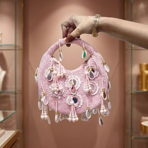 Sac à main rond rose perlé avec pompons en perles et détail miroir |   Pochette ethnique artisanale pour mariée, sac de fête de mariage pour femmes - Product Image 1