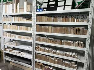 Telaio per Porta in Legno Massello con Primer Bianco, Modanatura Interna in Pino, Produzione Vietnamita - Product Image 5