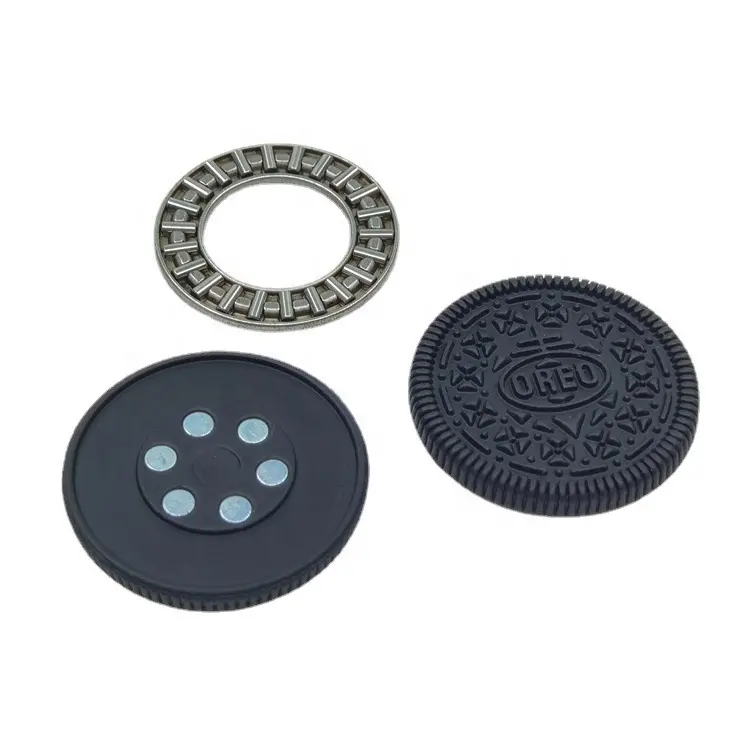 EDC hand pushes the coin simulation toy biscuit Oreo model to vent the artifact creative Tai Chi to decompress the coin