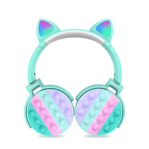 Macaron sur la tête oreille de chat enfants casque TF carte enfants casque en forme de chat Led couleur changeante Bluetooth casque sans fil