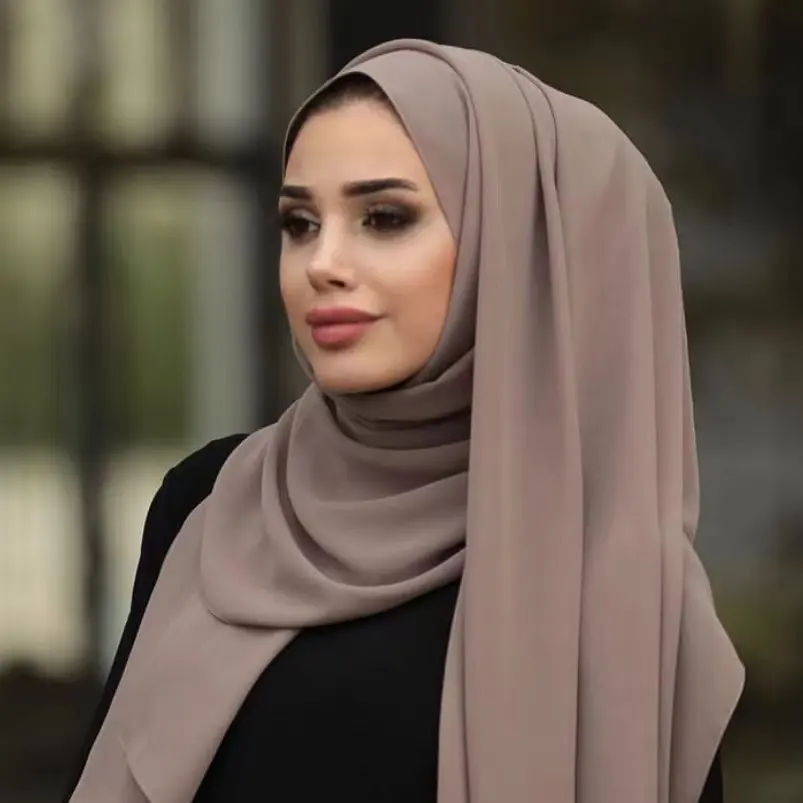Sciarpa a testa semplice musulmana hijab all'ingrosso personalizzata in chiffon per scialli di sciarpe etniche di moda venditore di donne