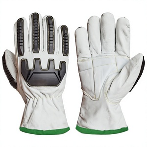 Gants de sécurité en cuir de vache blanc avec protection des jointures en caoutchouc et bordure verte - Product Image 4