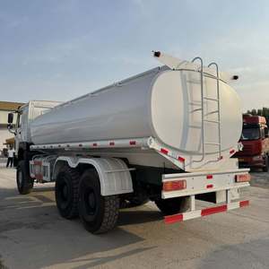 Truk Tangki Bahan Bakar SINOTRUK HOWO 6x4 340HP Bekas, Transportasi Diesel Bensin - Product Image 1