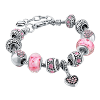 Nouveauté Bracelet en perles de verre rose pour femmes avec pendentif en cristal en forme de cœur Plaqué argent Bracelet de charme tendance