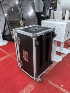 บูธถ่ายรูป <span class=keywords><strong>iPad</strong></span> <span class=keywords><strong>รุ่น</strong></span>ใหม่<span class=keywords><strong>ล่าสุด</strong></span> สไตล์ลายไม้ ทำจากโลหะ พร้อมหูหิ้วแบบดึงออกได้ และกระเป๋าเดินทาง - Product Image 6