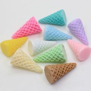 En vrac 100 Pcs/Lot 33*19MM couleur aléatoire cône <span class=keywords><strong>de</strong></span> crème glacée sans trou résine Cabochons <span class=keywords><strong>maison</strong></span> <span class=keywords><strong>de</strong></span> poupée artisanat alimentaire pour coque <span class=keywords><strong>de</strong></span> téléphone décoration - Product Image 4
