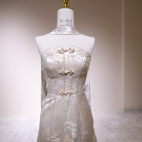 Robe de mariée chinoise élégante, Qipao Cheongsam traditionnel, robe en dentelle avec broderie dorée, robe de mariée sans bretelles, taille plus, sans manches