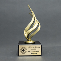 Trophées personnalisés, design flamme dorée, base en marbre, trophée en résine de cristal de haute qualité, artisanat 3D, cadeau d'affaires, logo personnalisé