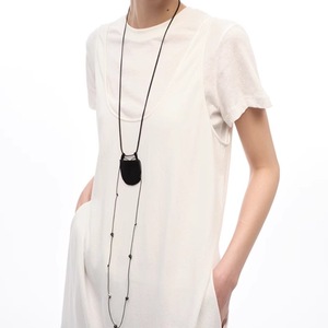 <b>Mini</b> halter neck <b>bag</b>, minimalist style, perfect for street fashion, stylish accessories, and a crescent-shaped necklace. - Product Image 4