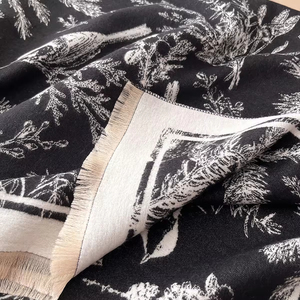 Selendang Jacquard Berkualitas Tinggi untuk Wanita, Lembut Seperti Kasmir, Desain Terinspirasi Burung, Esensial Musim Gugur dan Musim Dingin, Syal Tradisional - Product Image 3