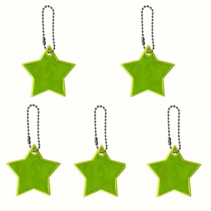 Llavero de PVC reflectante colorido con diseño de dibujos animados para niños, colgante de alta visibilidad, adornos creativos para bolsos, reflectores de seguridad - Product Image 4