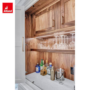 Gabinete de Cocina con Acabado de Pintura Mate Blanco y Diseño Personalizado Alland, con Madera de Nogal Negro y Cajón Extraíble con Sistema de Cola de Milano - Product Image 6