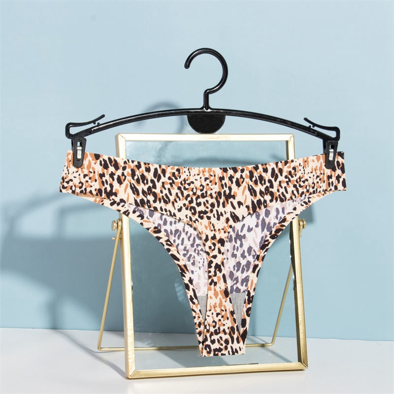 leopardo giallo chiaro