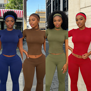 Completo Sportivo Casual da Donna 2026 con Logo Personalizzato: Top a Maniche Corte <span class=keywords><strong>e</strong></span> <span class=keywords><strong>Pantaloni</strong></span> <span class=keywords><strong>Lunghi</strong></span> con Fascia per Capelli, Tinta Unita - Product Image 3