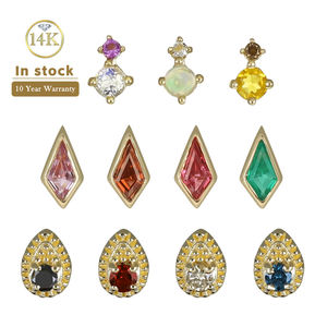 Boucles d'oreilles personnalisées Lotus en or massif 14 carats, à filetage interne, bijoux fins de piercing en gros pour femmes, pierre naturelle - Product Image 1