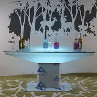 Table de bar commerciale pour café en plein air KTV avec éclairage LED lumineux et chaise de bar, plateau de table carré moderne en plastique