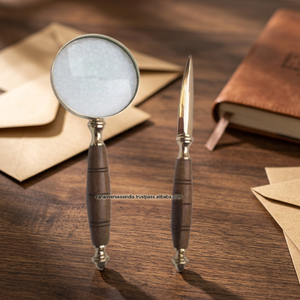 Ensemble loupe et ouvre-lettre en laiton avec poignées en bois gravées modernes/traditionnelles pour le bureau et la maison - Product Image 2