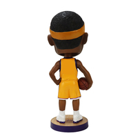 Sculpture de figurine bobblehead en résine personnalisée de joueur de basket-ball, personnage de film et de télévision, faite à la main, peinte à la main, décoration d'intérieur, cadeau