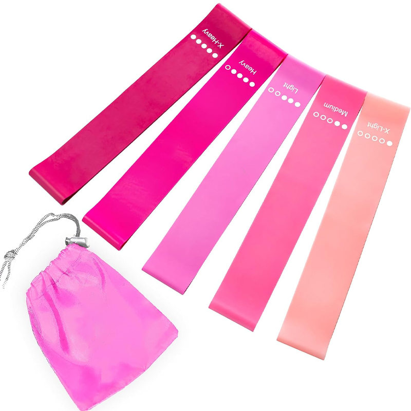 Set da cinque pezzi con sfumatura rossa