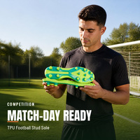 Semelles de chaussures de football personnalisées en TPU bicolore injecté avec crampons mixtes ronds et triangulaires pour chaussures de football pour hommes