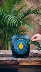 Pot de fleurs élégant fait à la main |   Porte-plantes décoratif pour la décoration intérieure et extérieure de la maison et du jardin - Product Image 2