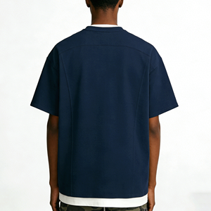 T-shirt da uomo <span class=keywords><strong>nera</strong></span> con cuciture speciali e design personalizzato, streetwear oversize, girocollo a costine, vestibilità ampia e pesante. - Product Image 4