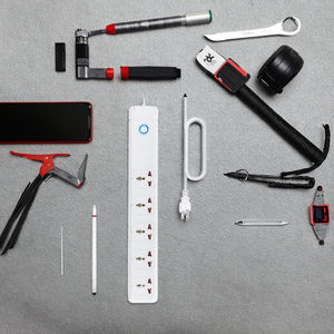 Multiprise 4 voies avec protection contre les surtensions, prise britannique, 10A, 4 prises AC, 2 USB-A, 4 ports, 2 Type-C, interrupteur à bouton-poussoir - Product Image 3