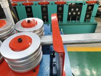Cintreuse de tubes multi-rouleaux CNC automatique hydraulique pour la production en atelier