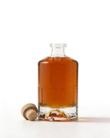 Bouteille en verre moderne de 500 ml et 700 ml, vente en gros OEM, best-seller, avec bouchon en liège, pour spiritueux de luxe (type Vodka)