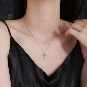 Collana con Pendente a Croce Cristiana Unisex in Argento Sterling 925 con Moissanite VVS Grado <span class=keywords><strong>D</strong></span> da 3mm, Certificazione GRA - Vendita Calda - Product Image 6