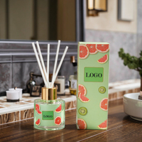 Rafraîchissement d'air de maison de luxe personnalisé pour ensemble de diffuseur de roseaux capacité de 50ml et 100ml huile de parfum de série de fruits en boîte