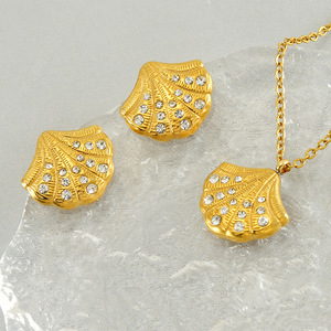 Orecchini a perno multipli a cuore in acciaio inossidabile ipoallergenici placcati oro da <span class=keywords><strong>donna</strong></span>, regalo hip-hop - Product Image 5