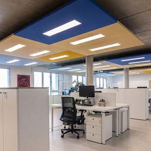 Panneaux de plafond carrés 1200*1200x40mm, modernes, acoustiques, suspendus, en laine de verre, pour bureau, salle de conférence - Product Image 1