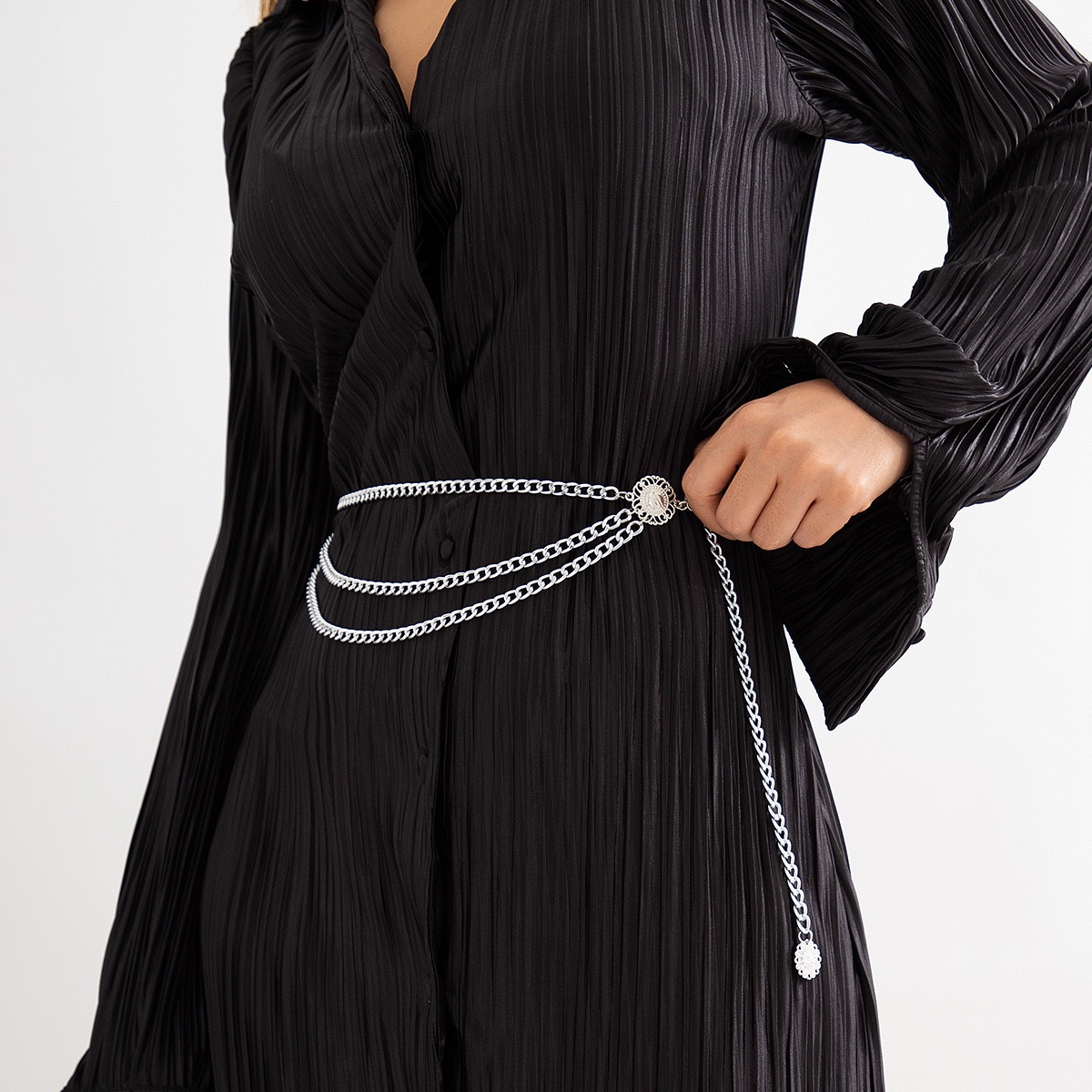 เหรียญรูปปั้น White K พร้อมสายโซ่คาดเอวแบบหลายชั้น