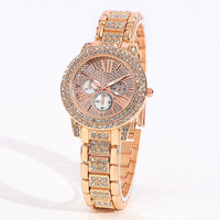 Offre Spéciale : Ensemble Montre à Quartz, Bracelet Montre Tendance Orné de Diamants, Collier Cœur et Boucles d'Oreilles Assorties