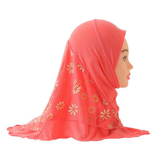 Venta caliente nueva niña pequeña 2-7 años Hijabs patrón de flores niños Hijab <span class=keywords><strong>para</strong></span> niños bufanda protección solar musulmán Hijabs instantáneos - Product Image 5