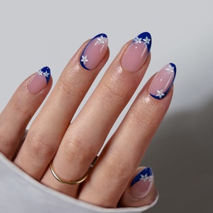 เล็บปลอม BTArtbox Soft Gel XCOAT 3D ลายดอกไม้ แบบกดติด ขายส่ง ทรงอัลมอนด์สั้น ทำมือ สีฟ้าปลายเฟรนช์ - Product Image 1