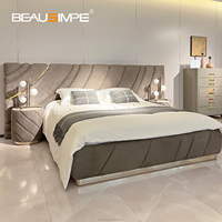 Mobilier de chambre à coucher design de luxe léger Lit en chamois complet King Size Lit en bois Lit double capitonné à boutons