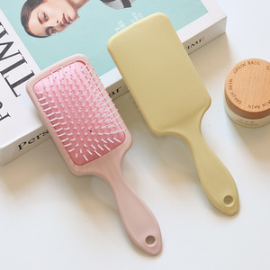 Peine con Mango de Bambú Estilo Nórdico, Tecnología de Cojín de Aire, Funciones de Masaje y Rizado, Diseño de Tabla Grande para un Peinado Suave - Product Image 3