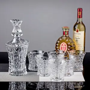 High Quality 650ml Wine Glass Whisky Decanter with Lid Elegant Classic Engraving Whiskey Decanters