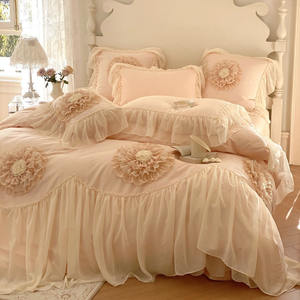 Ensemble <span class=keywords><strong>de</strong></span> literie <span class=keywords><strong>haut</strong></span> <span class=keywords><strong>de</strong></span> <span class=keywords><strong>gamme</strong></span> 4 pièces en <span class=keywords><strong>satin</strong></span> rose, <span class=keywords><strong>housse</strong></span> <span class=keywords><strong>de</strong></span> <span class=keywords><strong>couette</strong></span> 100% <span class=keywords><strong>coton</strong></span>, taie d'oreiller en dentelle - Product Image 3