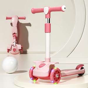 Nouvelle trottinette pliable légère à 3 roues pour enfants avec roues lumineuses LED et PU, corps en plastique, design moderne pour l'extérieur - Product Image 1