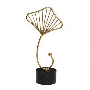 Meuble TV Nordique Moderne en Métal Artisanal, Porte-Bouteilles Feuille de Ginkgo Dorée pour Décoration de Salon, Style Pop Art - Product Image 3