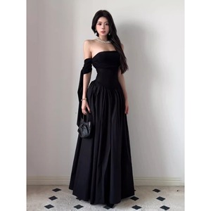 เดรสยาวผ้าซาตินสีดำแบบเปิดไหล่ ทรงเอไลน์ เอวสูง ชุดราตรีสีพื้น ชุดออกงานสไตล์วินเทจ ระบายอากาศได้ดี แห้งเร็ว - Product Image 1